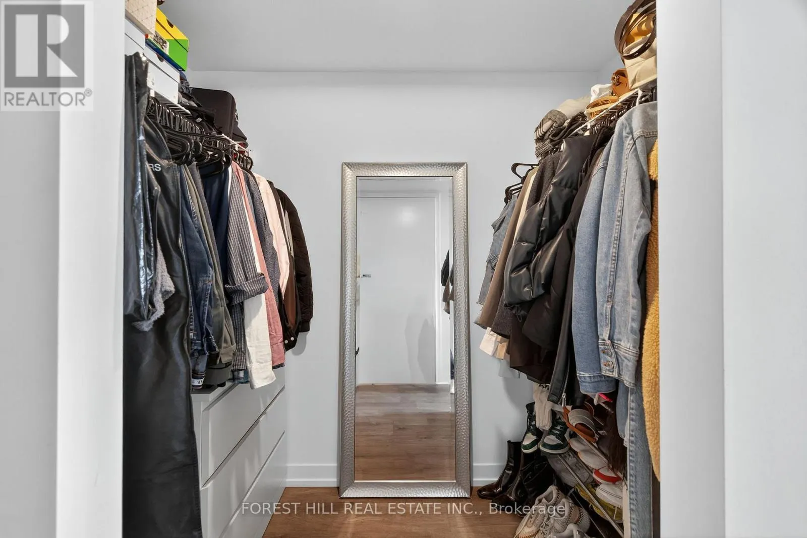 TH6 - 9 BUTTERMILL AVENUE