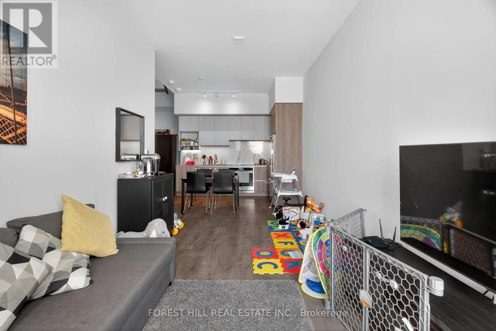 TH6 - 9 BUTTERMILL AVENUE