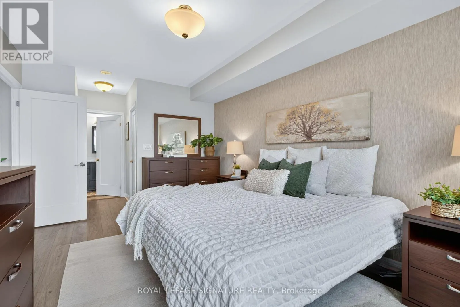 406 - 100 PROMENADE CIRCLE