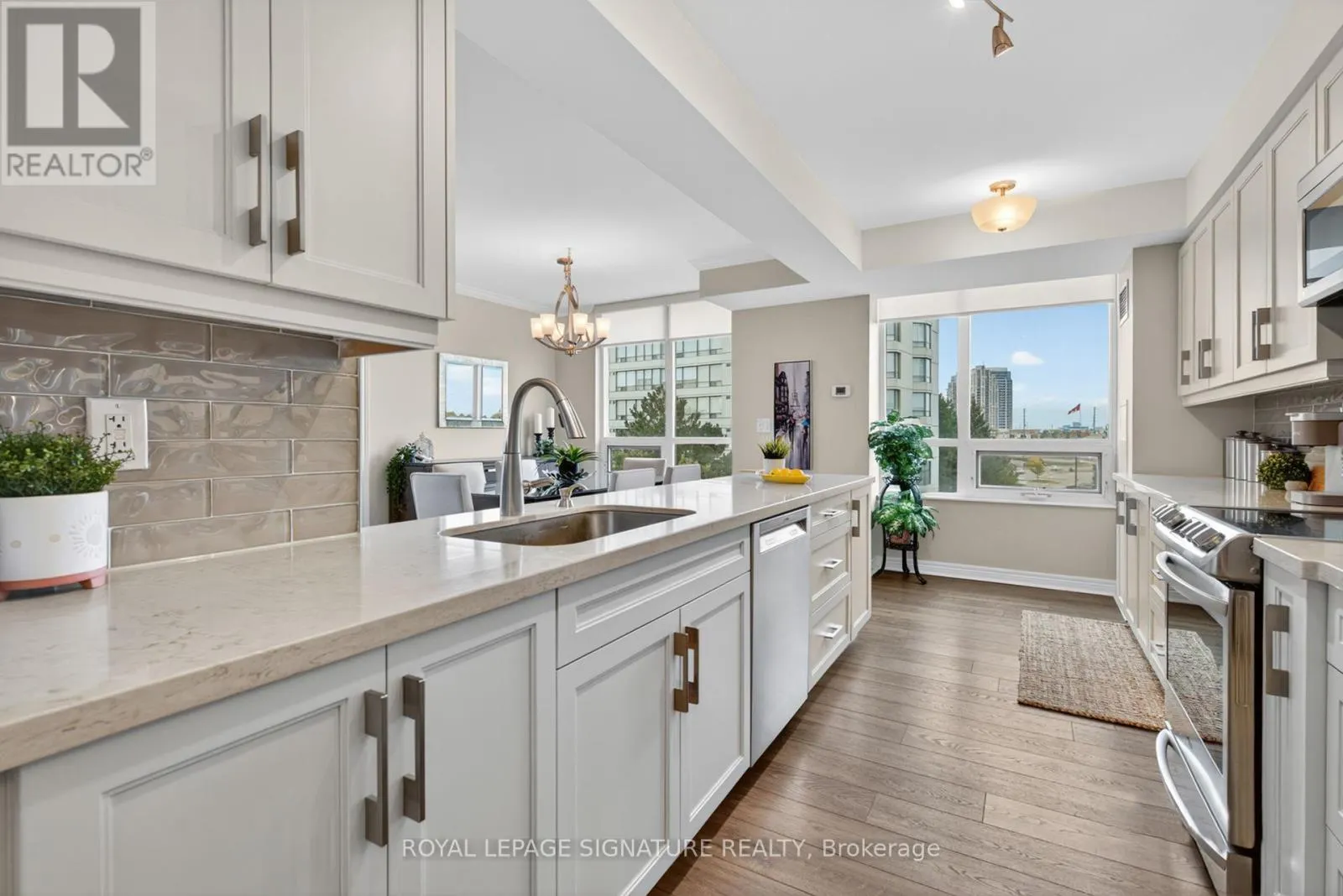 406 - 100 PROMENADE CIRCLE