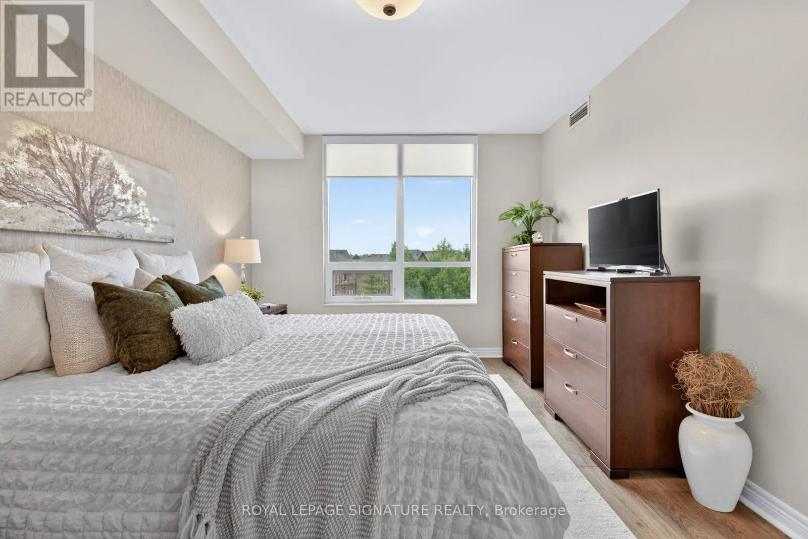 406 - 100 PROMENADE CIRCLE