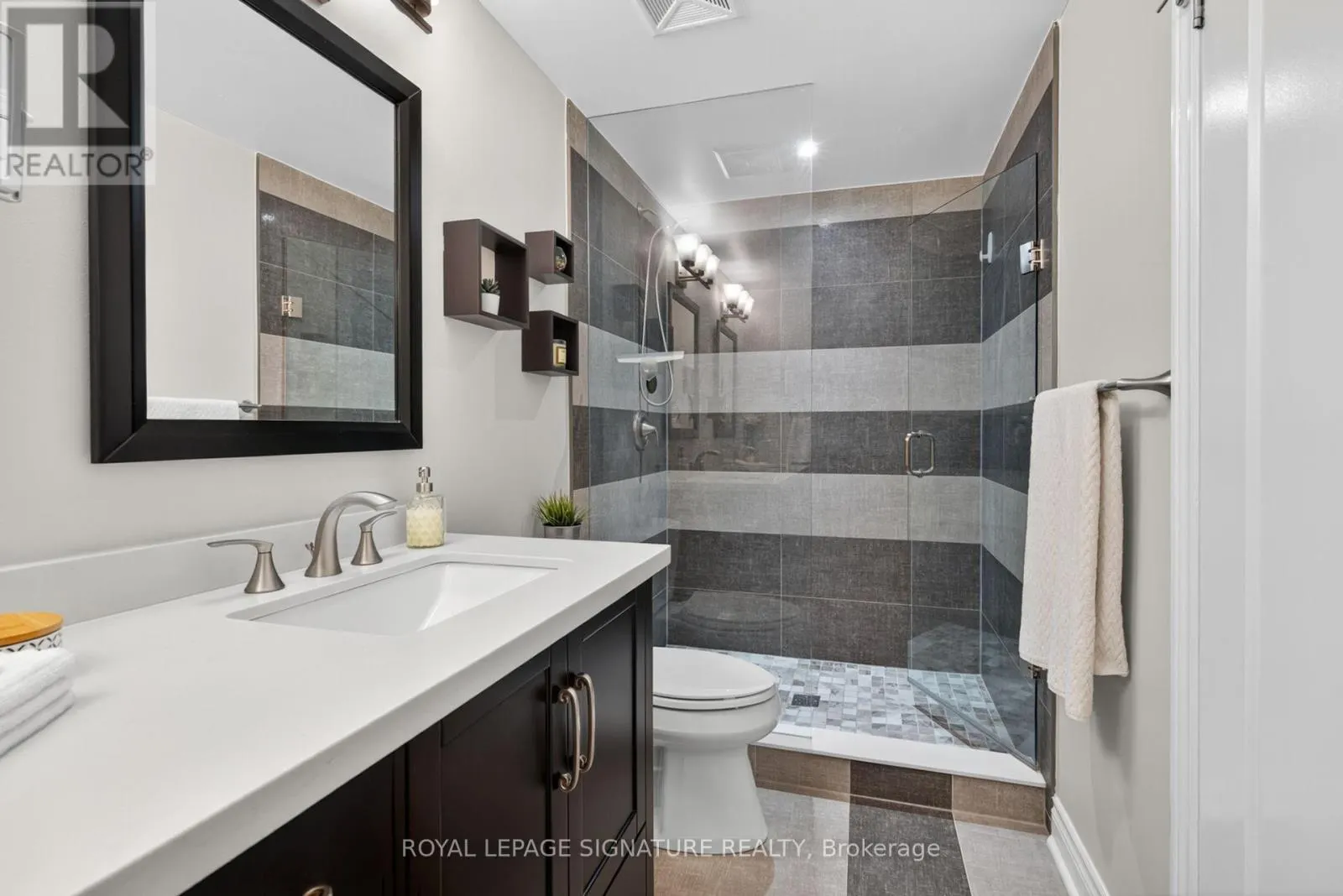 406 - 100 PROMENADE CIRCLE