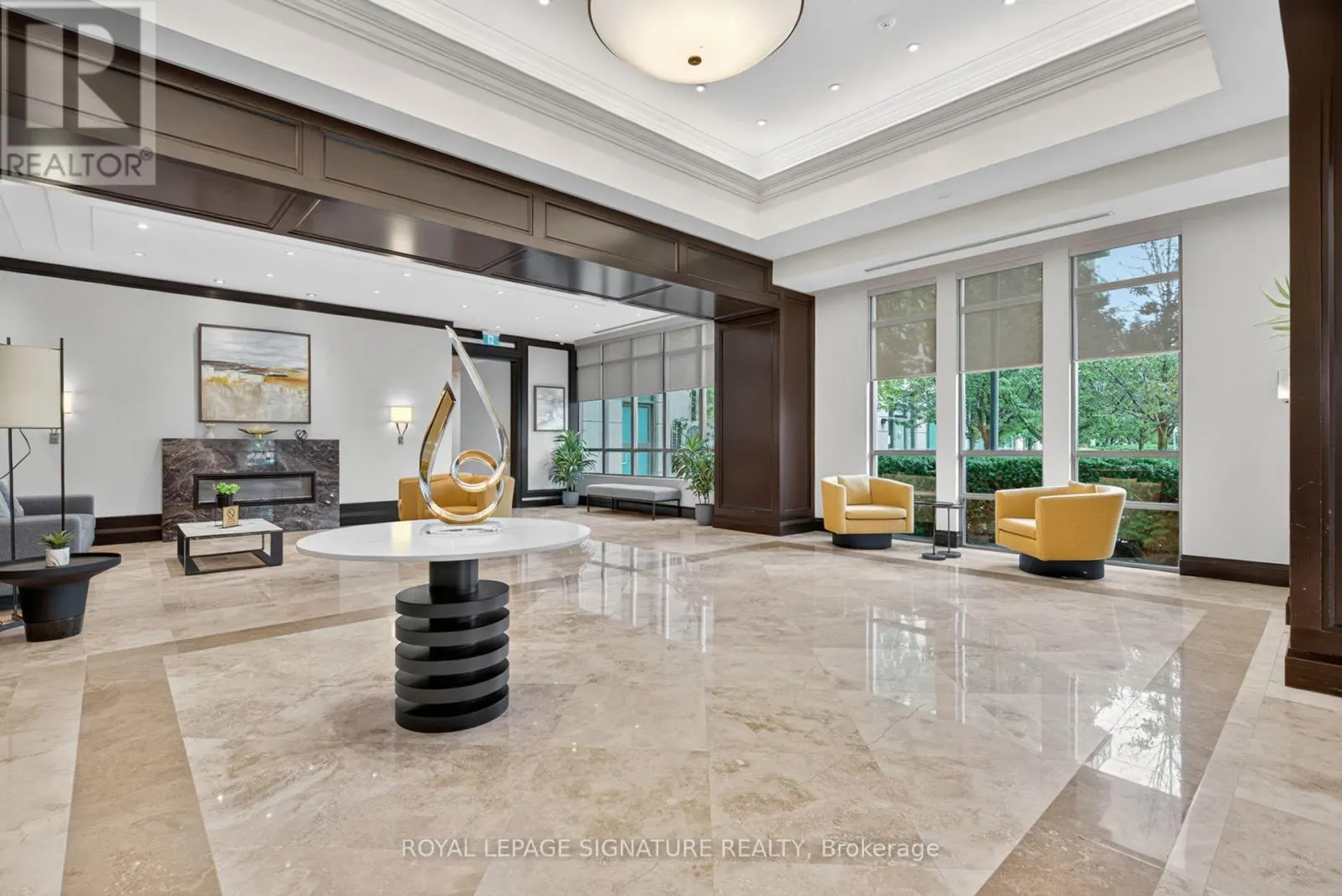 406 - 100 PROMENADE CIRCLE