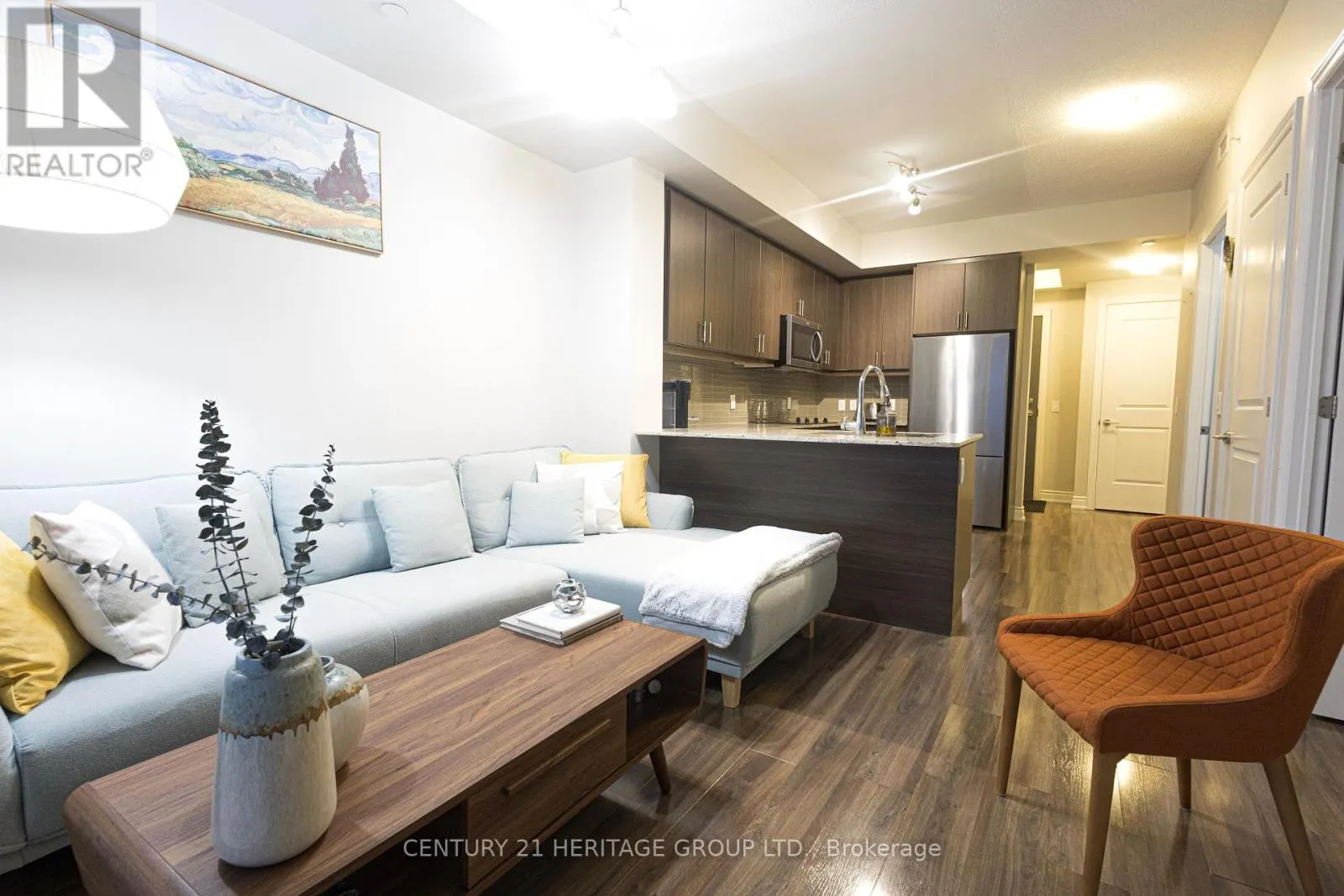 1007 - 9618 YONGE STREET