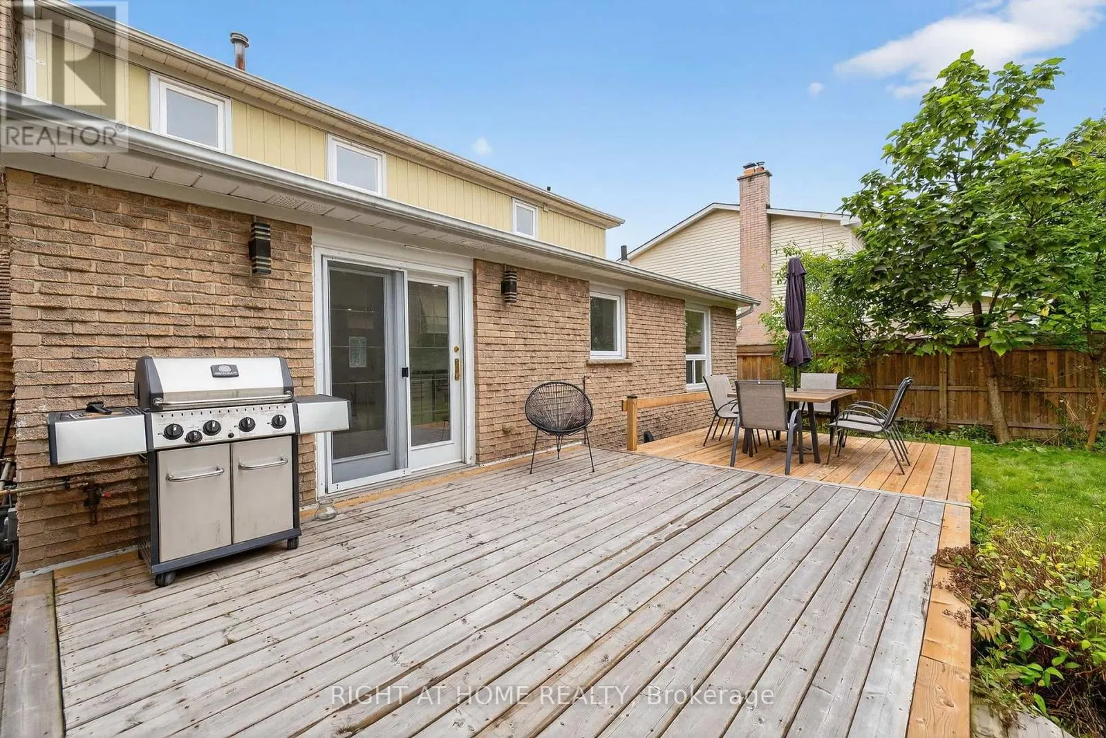 16 MAYVERN CRESCENT