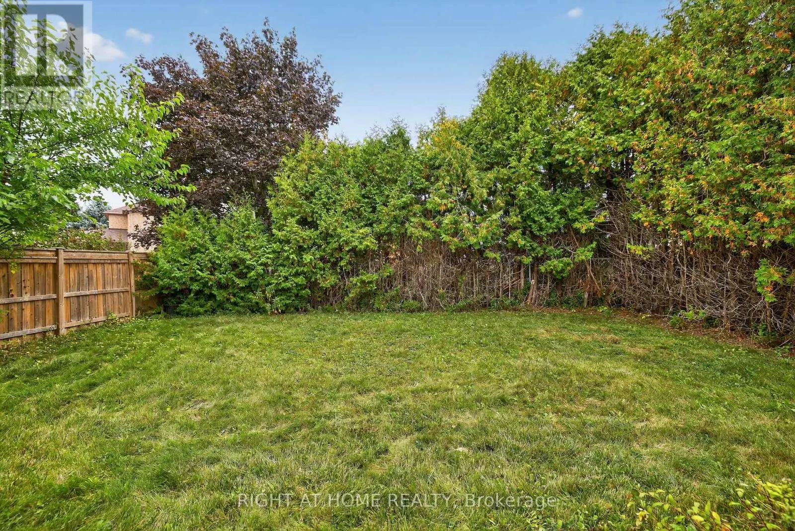 16 MAYVERN CRESCENT