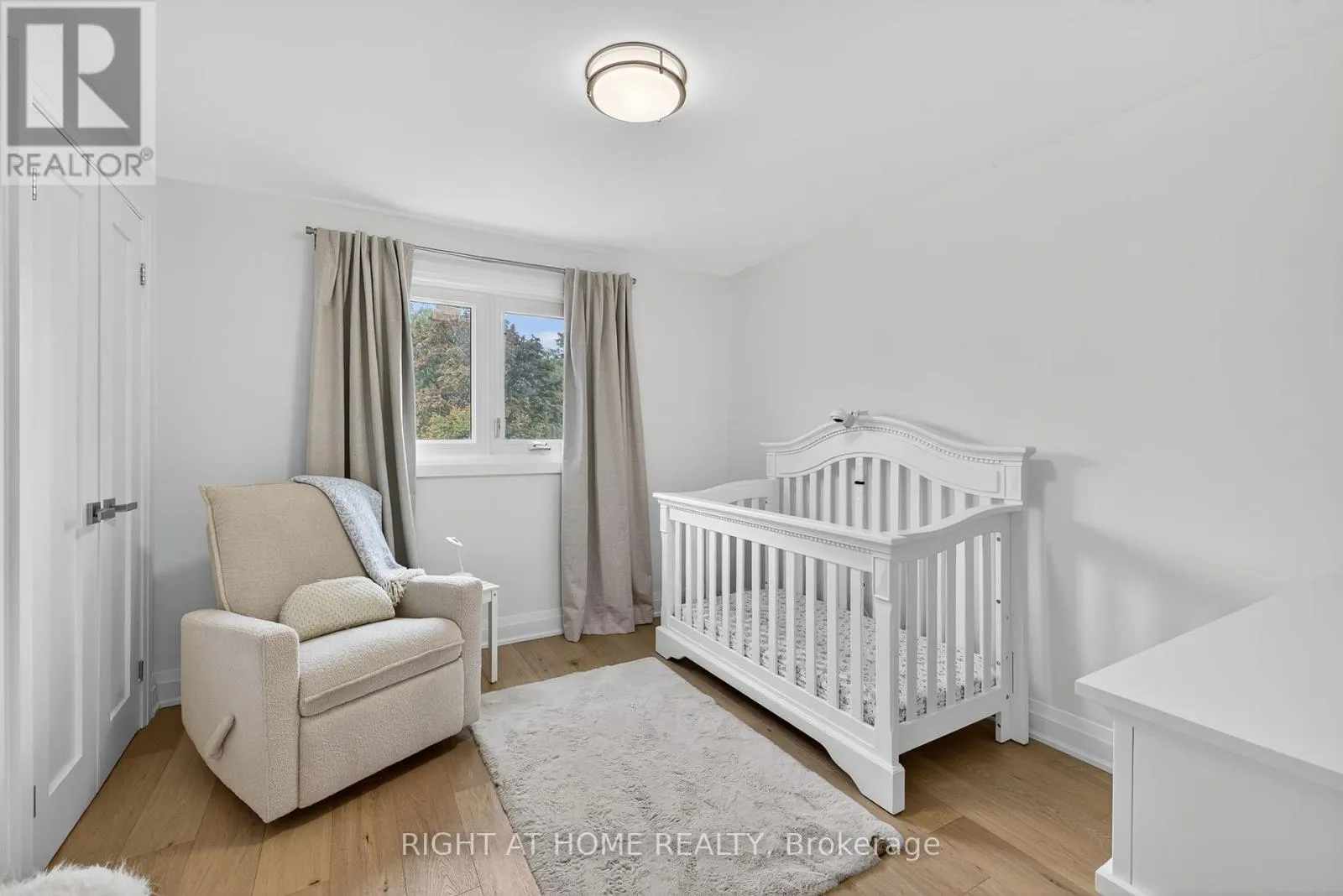 16 MAYVERN CRESCENT