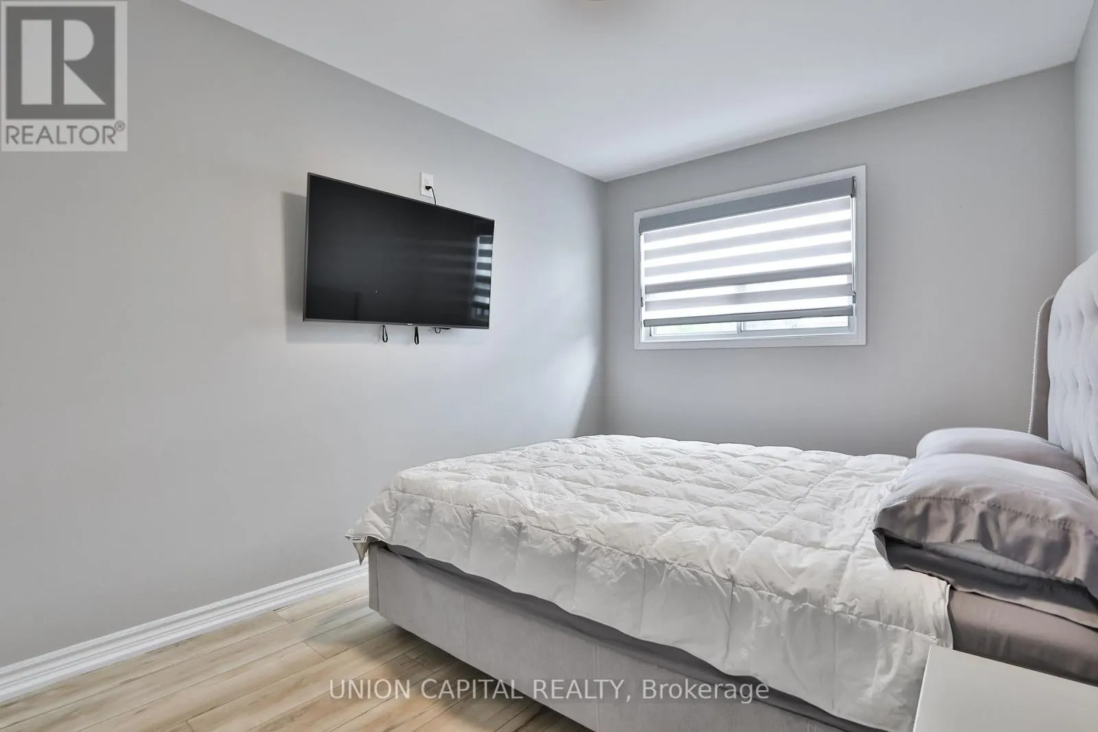21 AVON CRESCENT