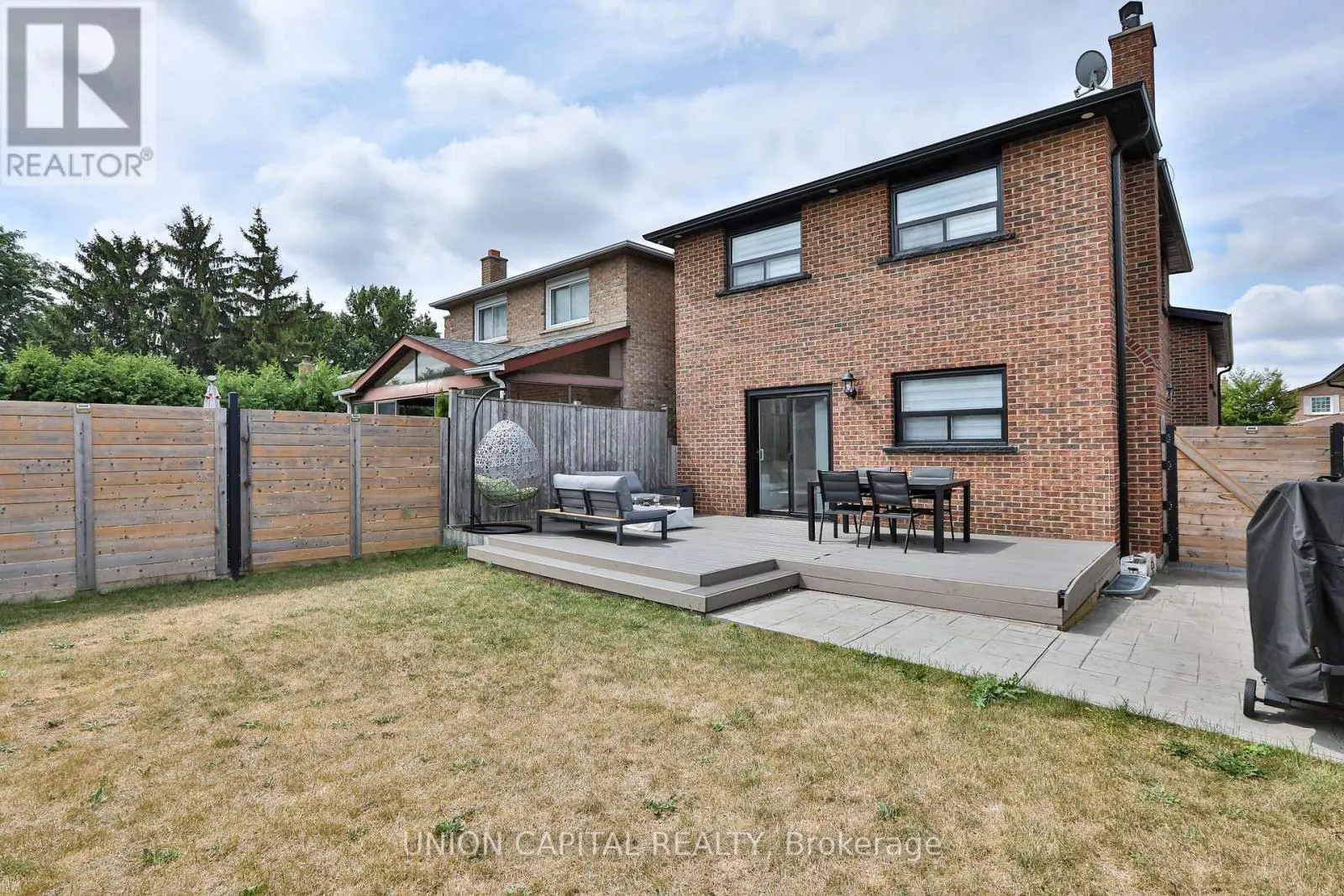 21 AVON CRESCENT