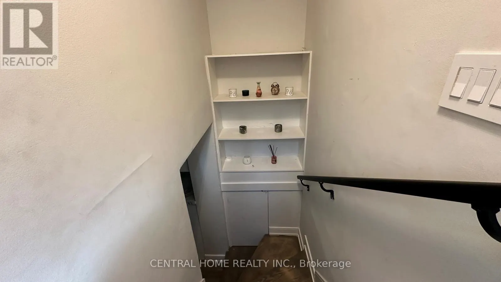 LOWER LEVEL - 139 MAURICE COURT