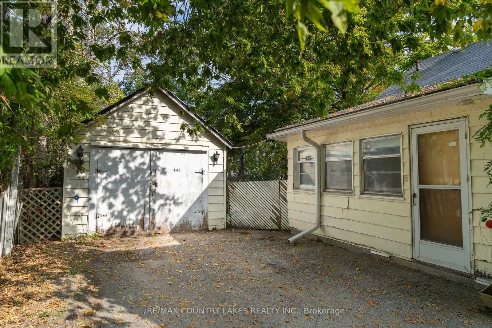 446 MAIN STREET E