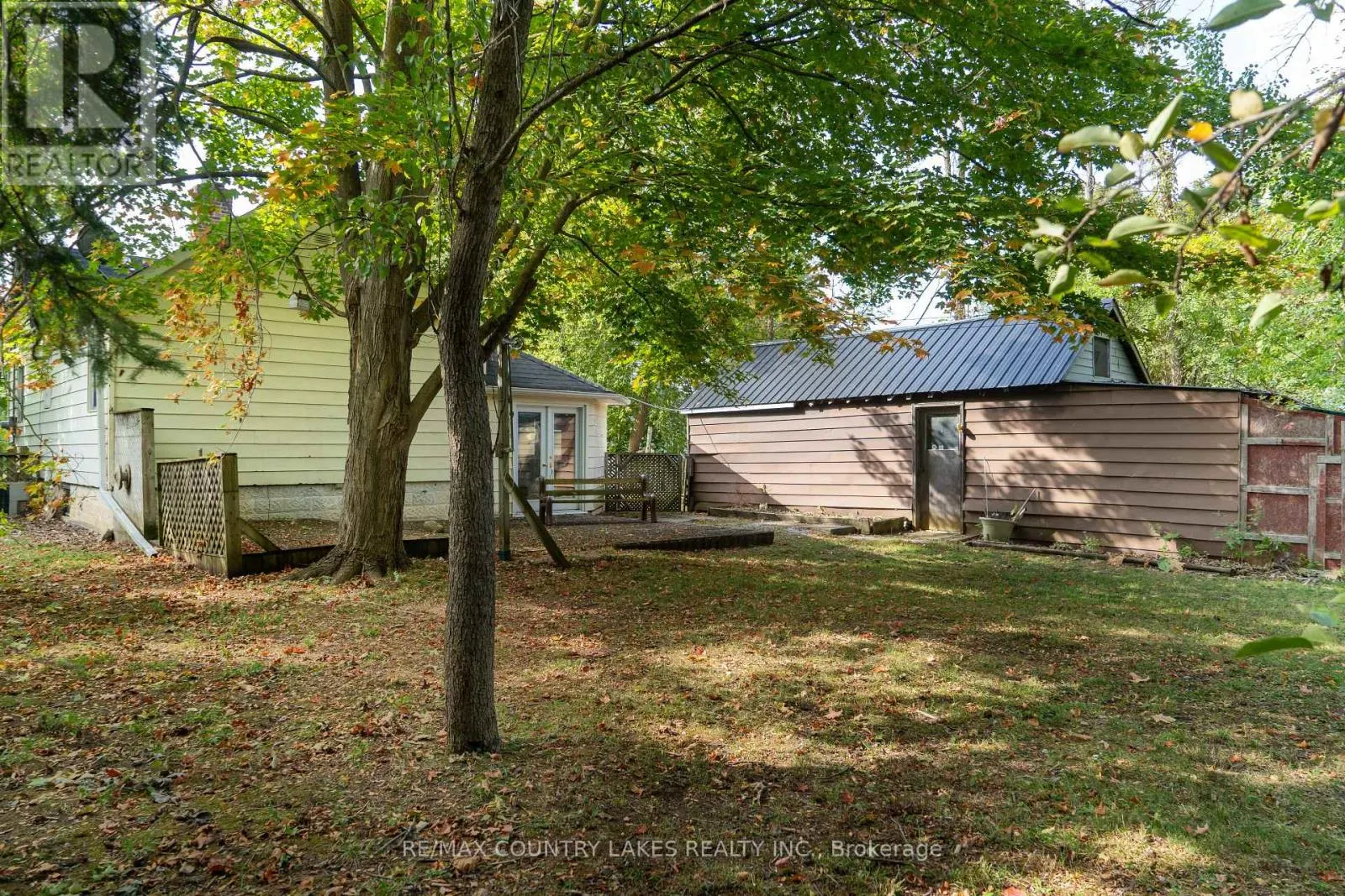 446 MAIN STREET E