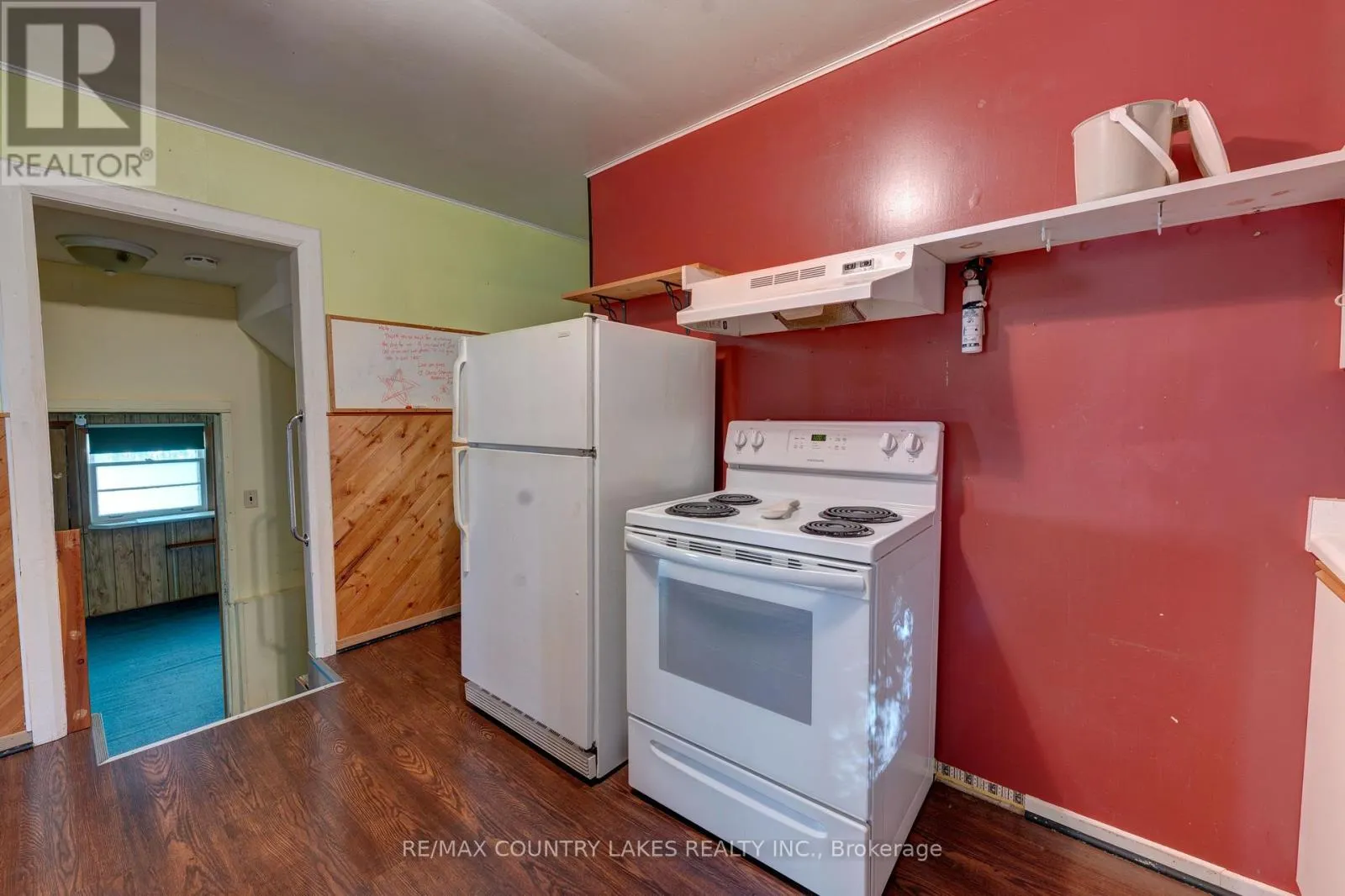 446 MAIN STREET E