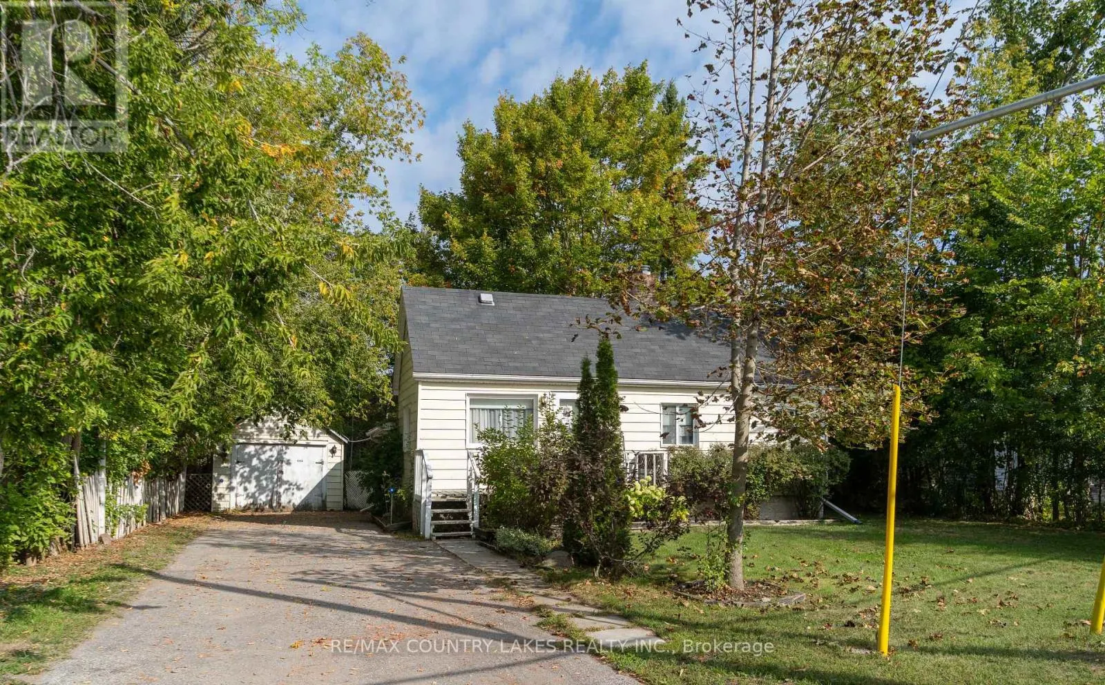 446 MAIN STREET E