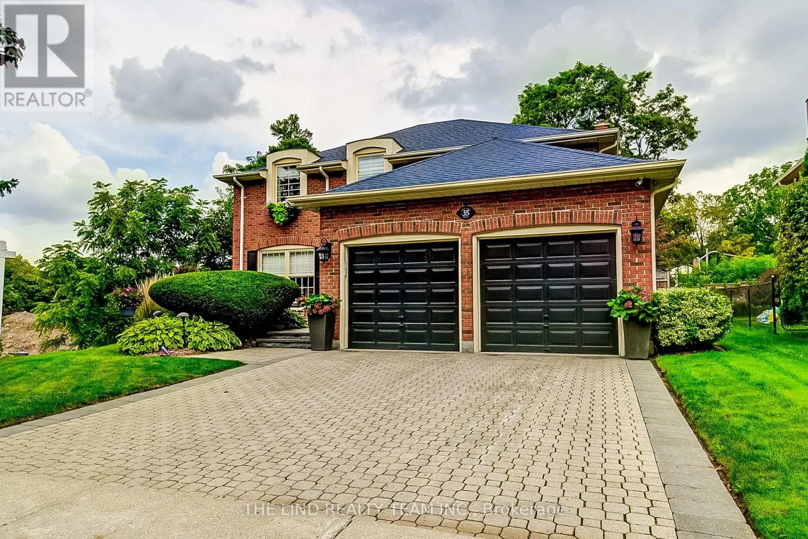 35 GOLF LINKS DRIVE