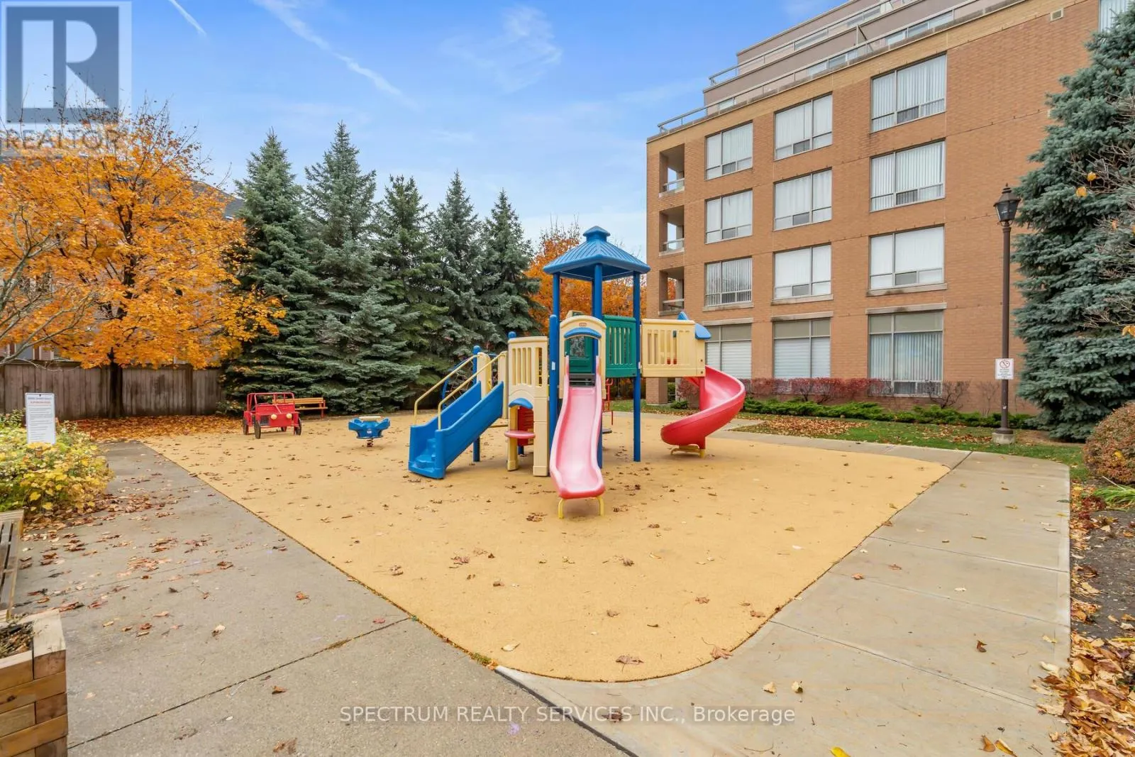 1016 - 9 NORTHERN HEIGHTS DRIVE