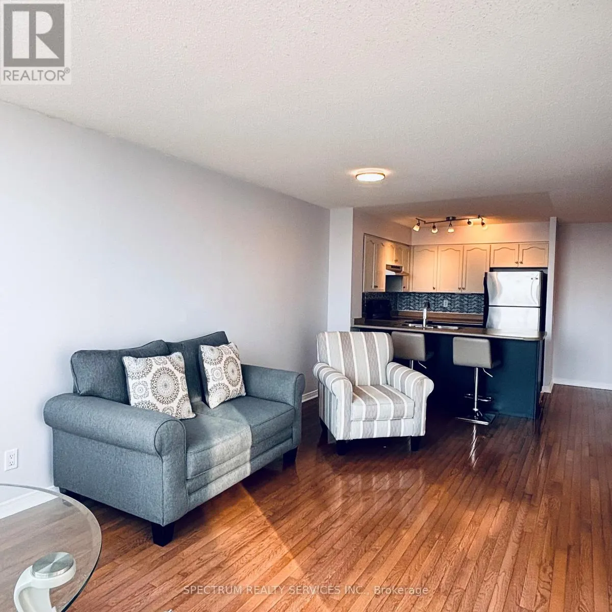 1016 - 9 NORTHERN HEIGHTS DRIVE