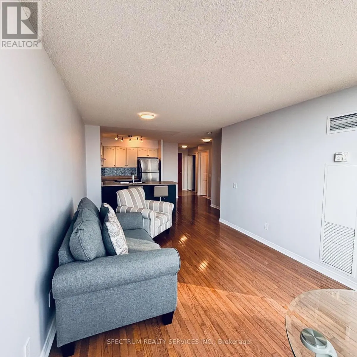 1016 - 9 NORTHERN HEIGHTS DRIVE