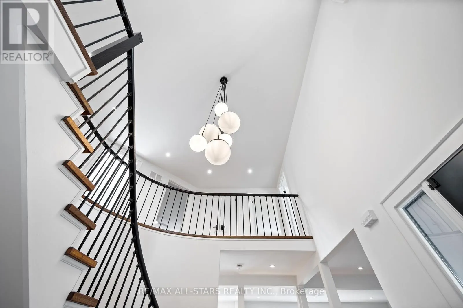 45 ROSEMEAD CLOSE