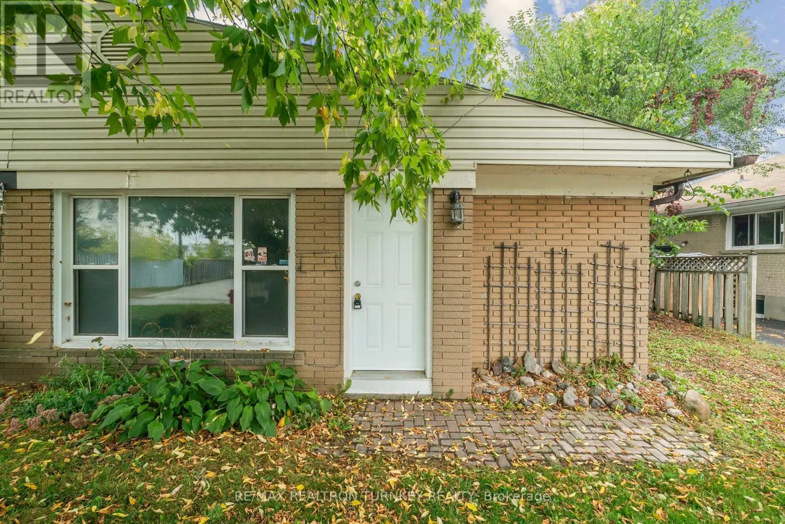 81 RYE CRESCENT