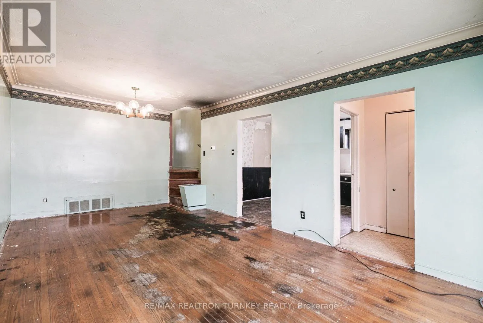81 RYE CRESCENT