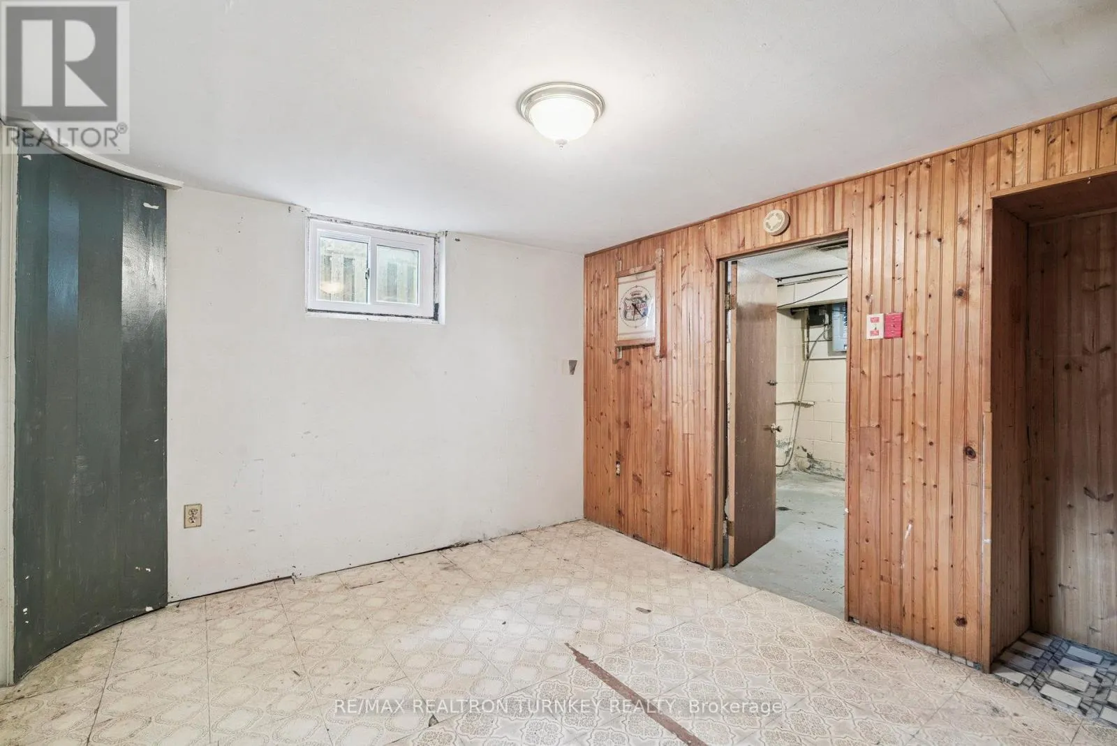 81 RYE CRESCENT