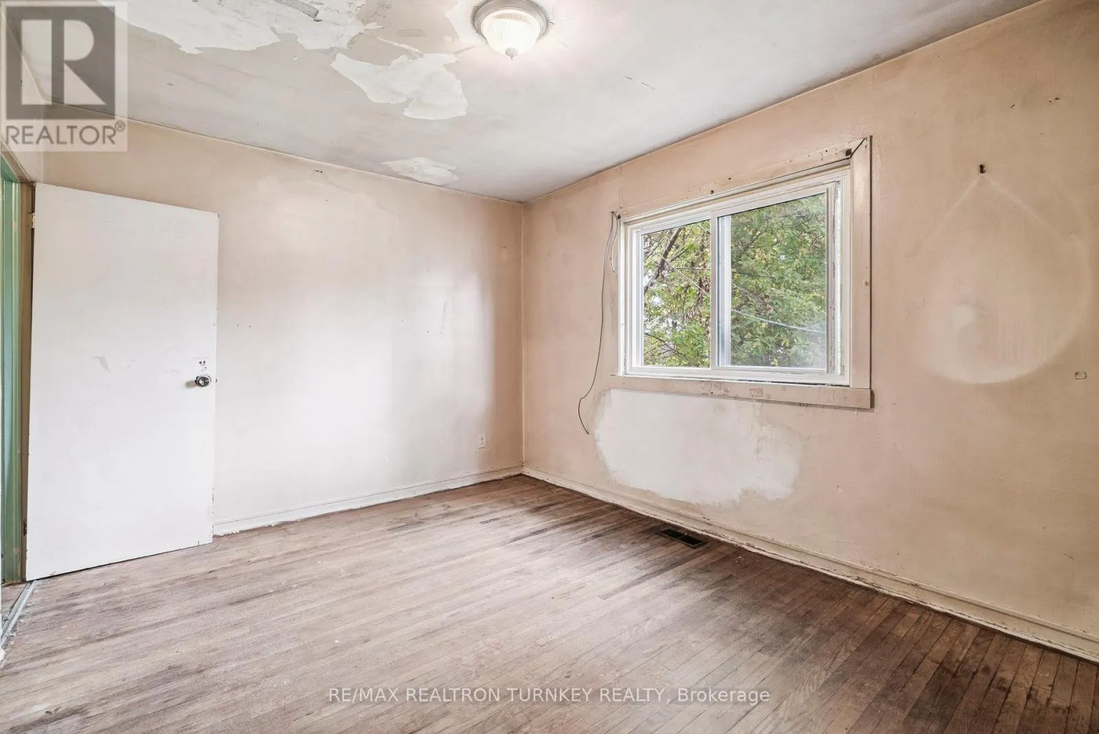 81 RYE CRESCENT