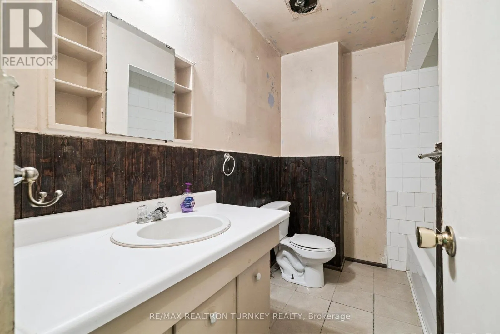 81 RYE CRESCENT