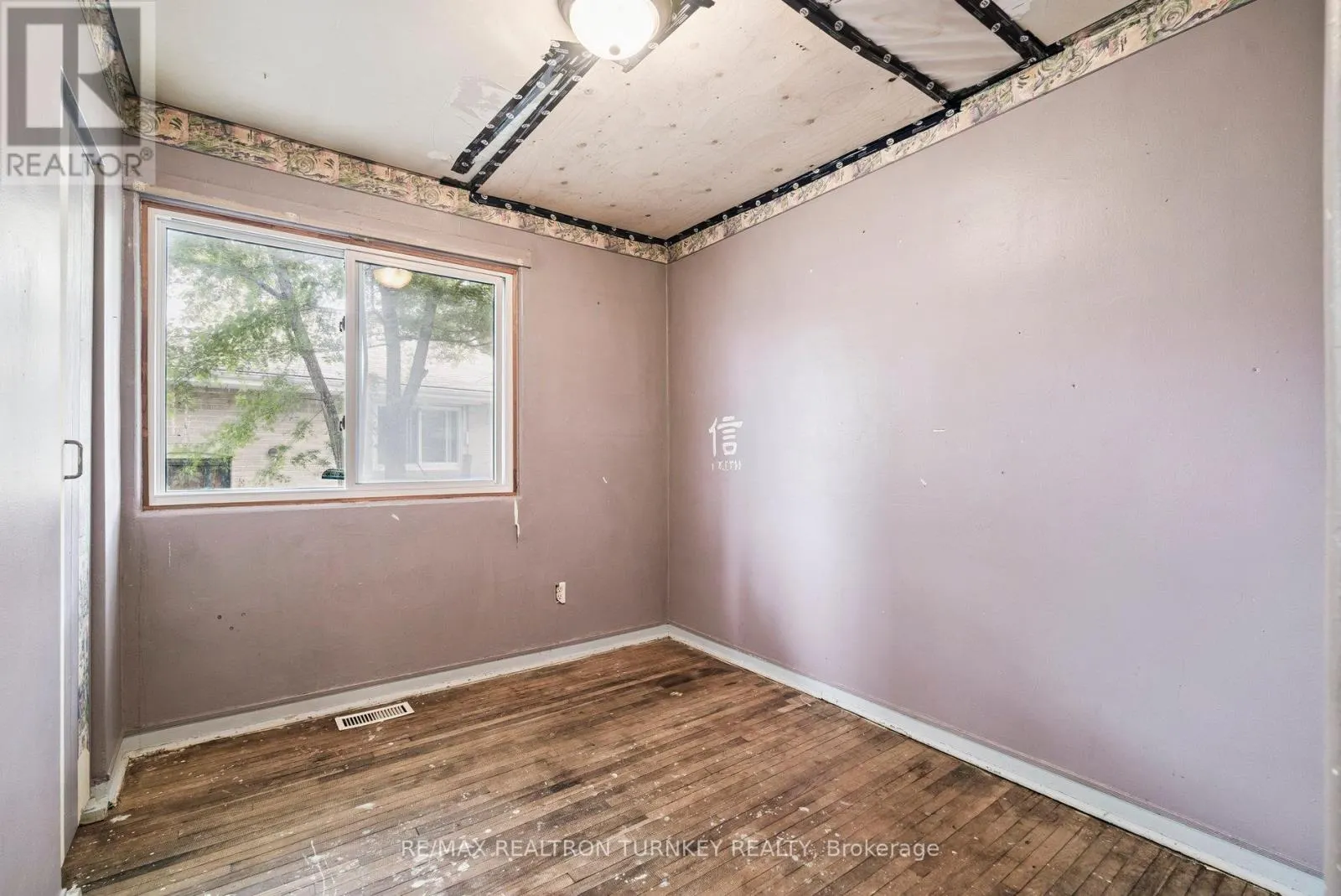 81 RYE CRESCENT