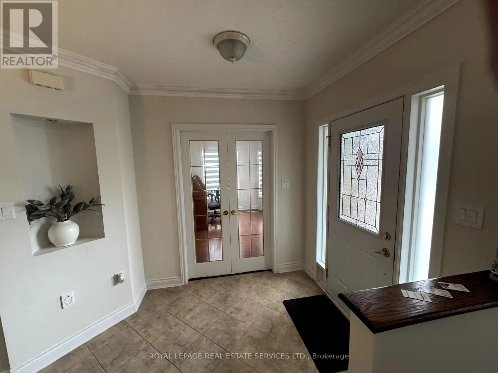 62 RENAISSANCE POINT