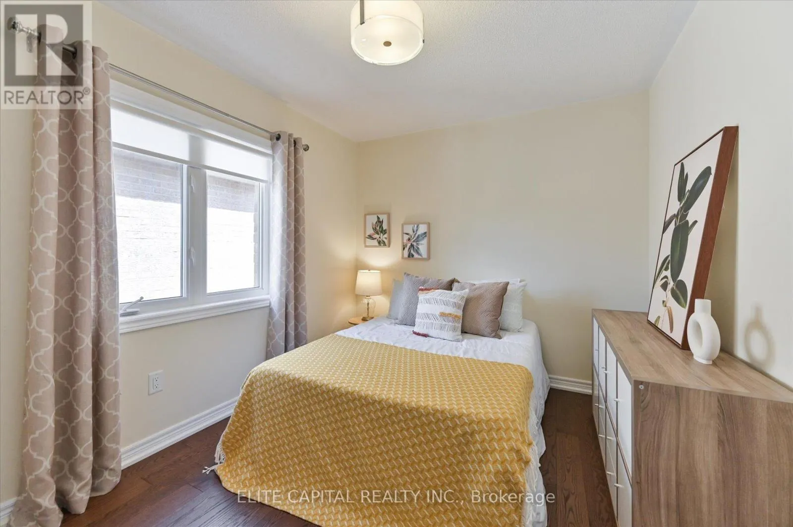 7 SALIX AVENUE