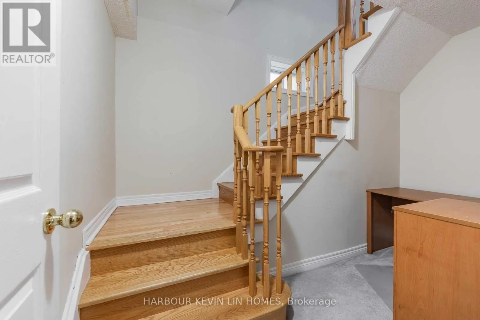 46 COUNTRY GLEN ROAD