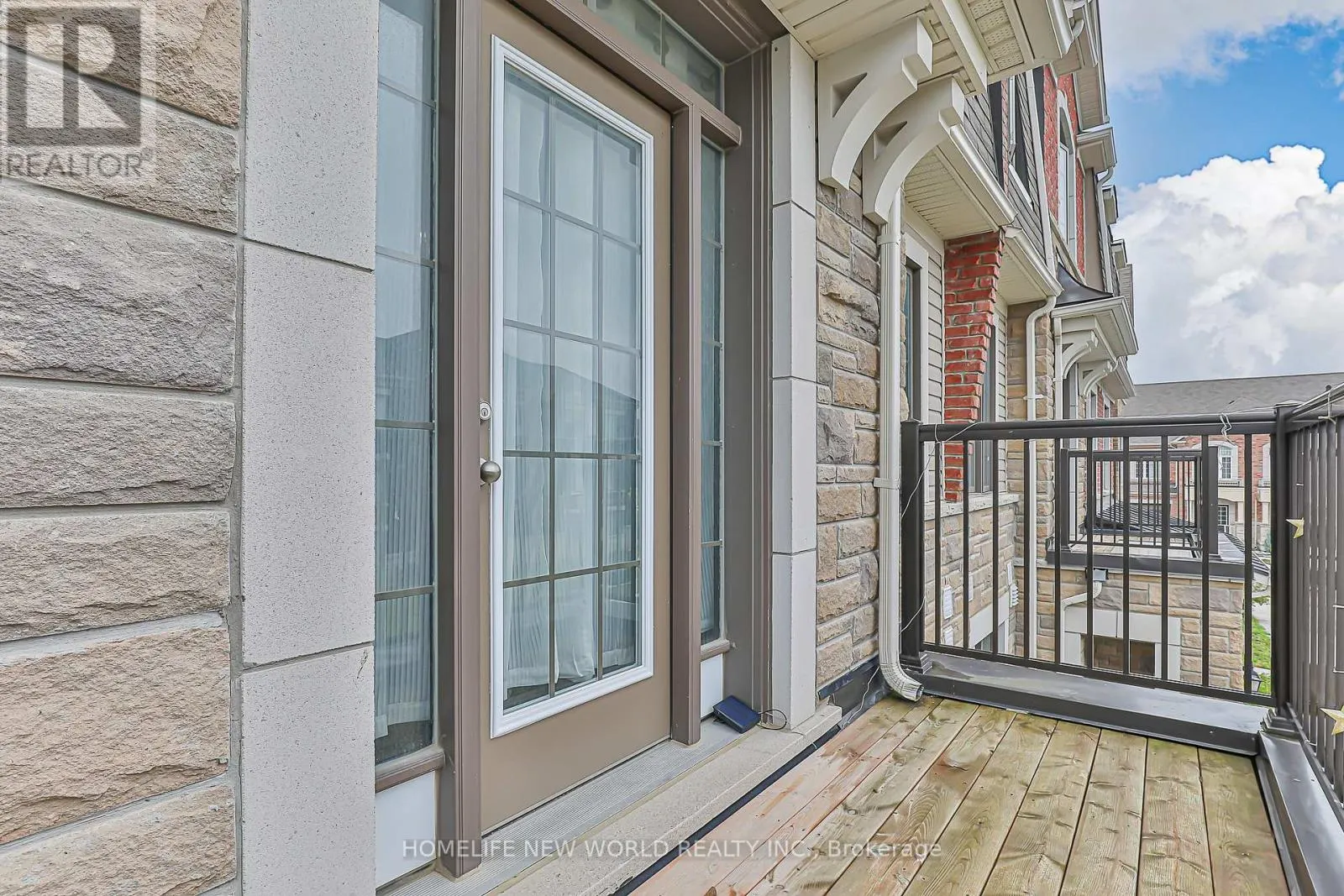 85 CASELY AVENUE