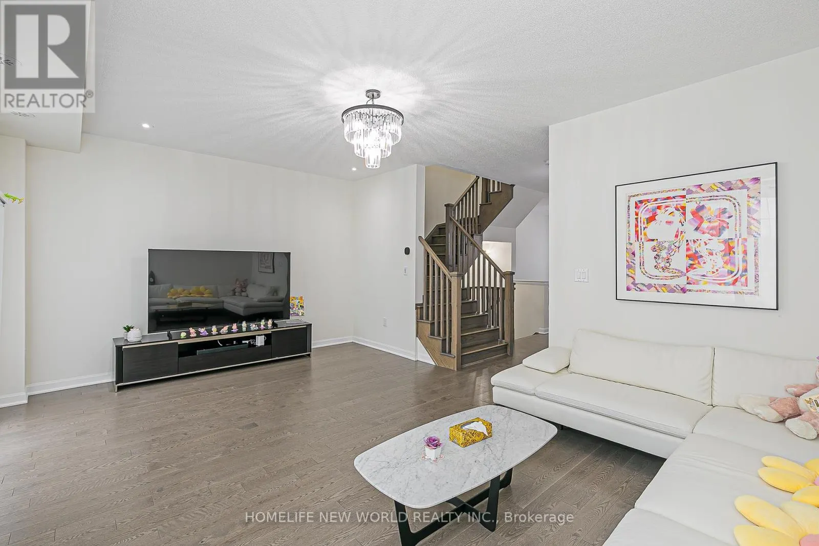 85 CASELY AVENUE