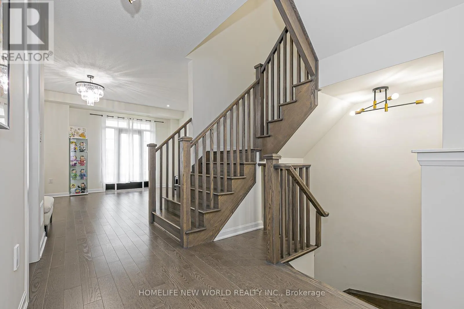 85 CASELY AVENUE