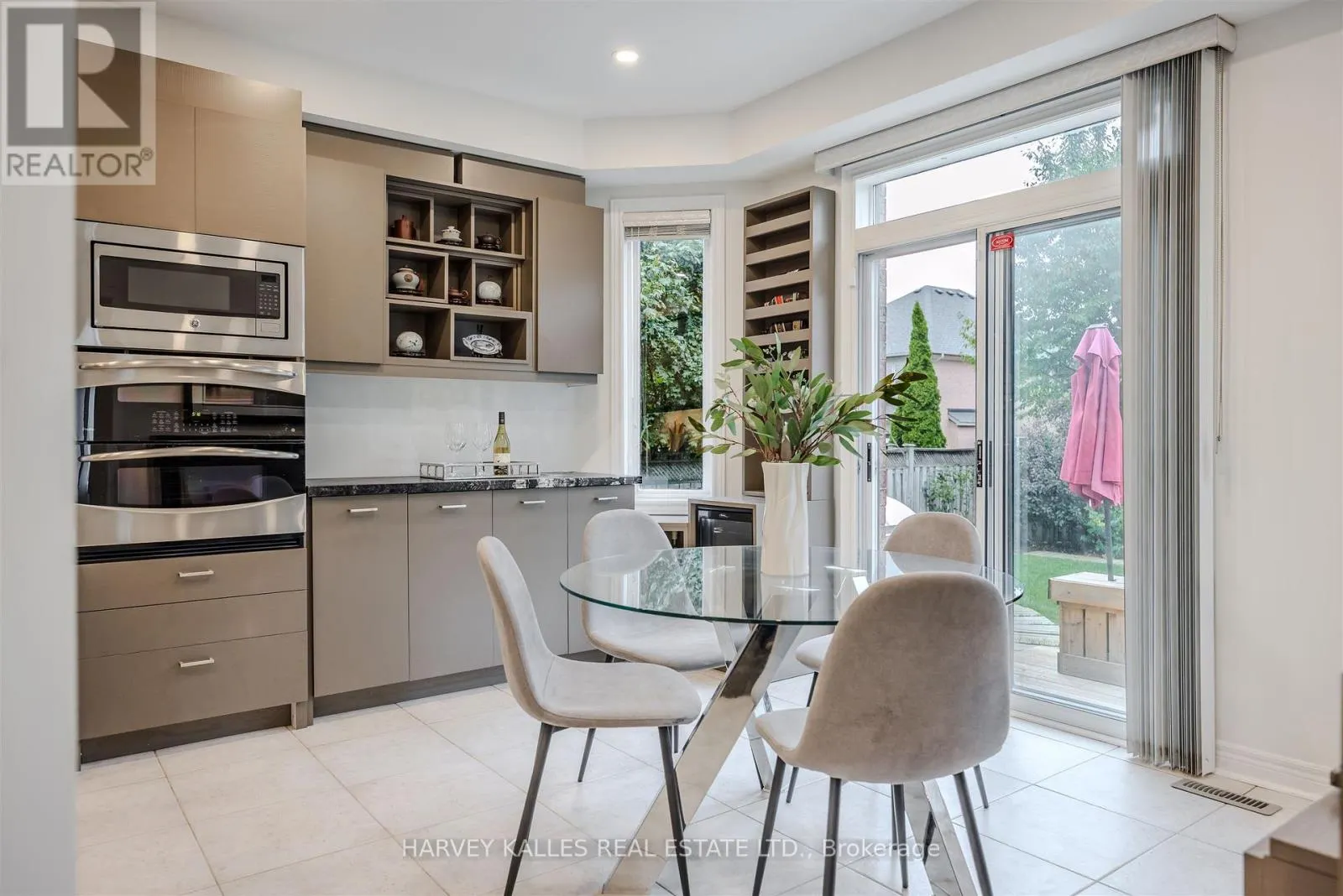 94 SUTCLIFFE CRESCENT