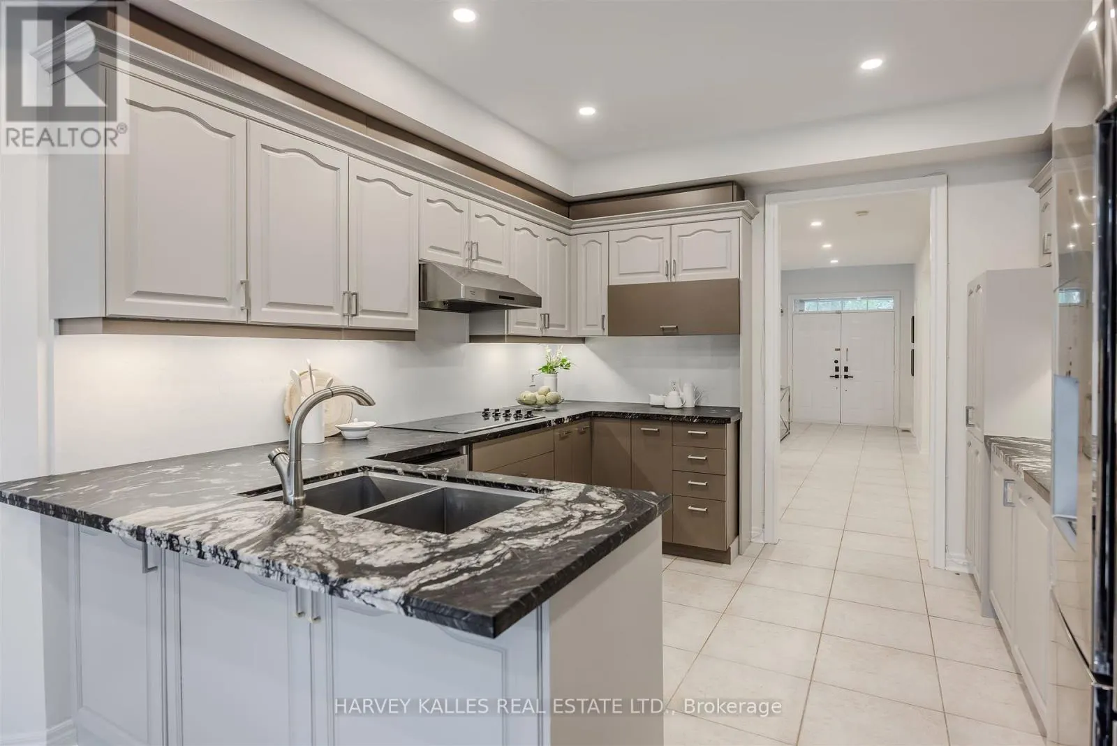 94 SUTCLIFFE CRESCENT