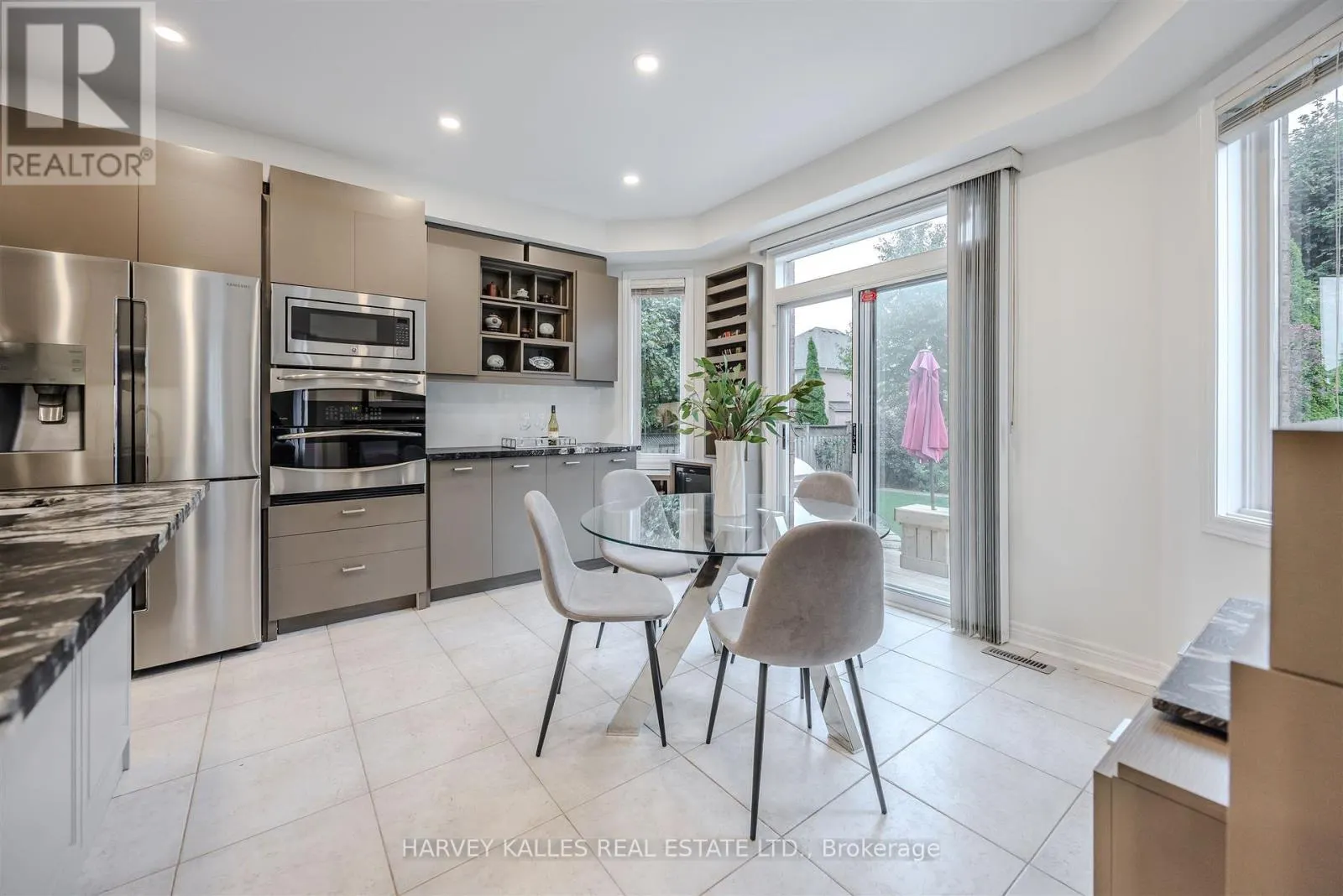 94 SUTCLIFFE CRESCENT