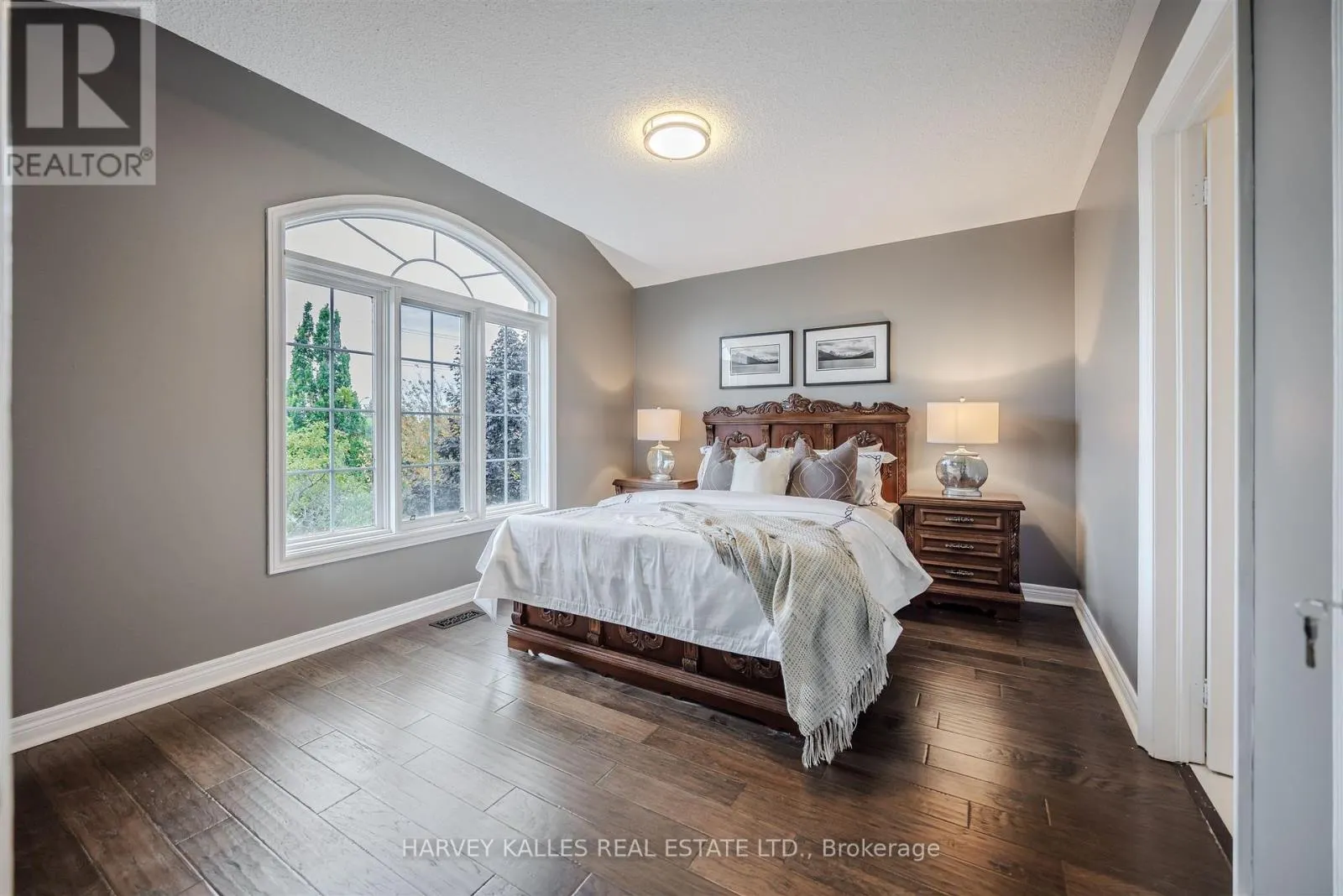 94 SUTCLIFFE CRESCENT