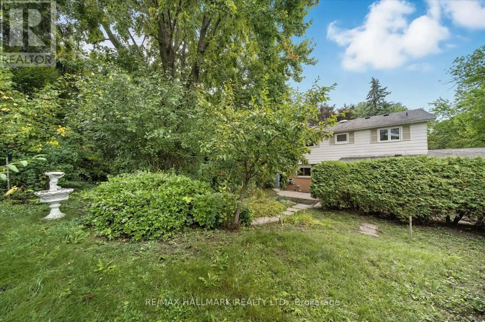 28 CHRISTMAN COURT