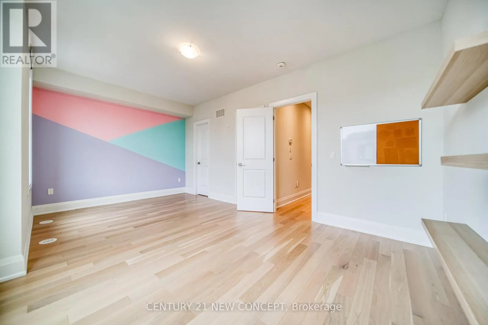 895 CLARK AVENUE W