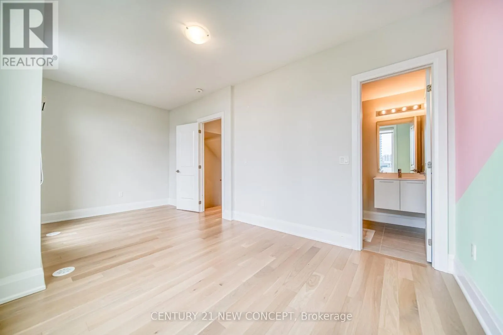 895 CLARK AVENUE W