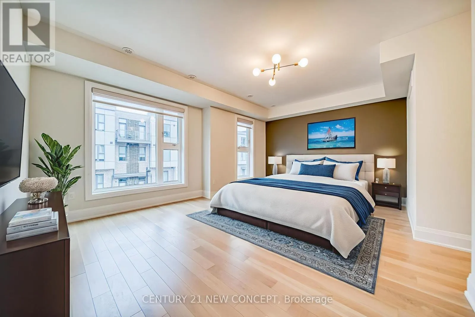 895 CLARK AVENUE W