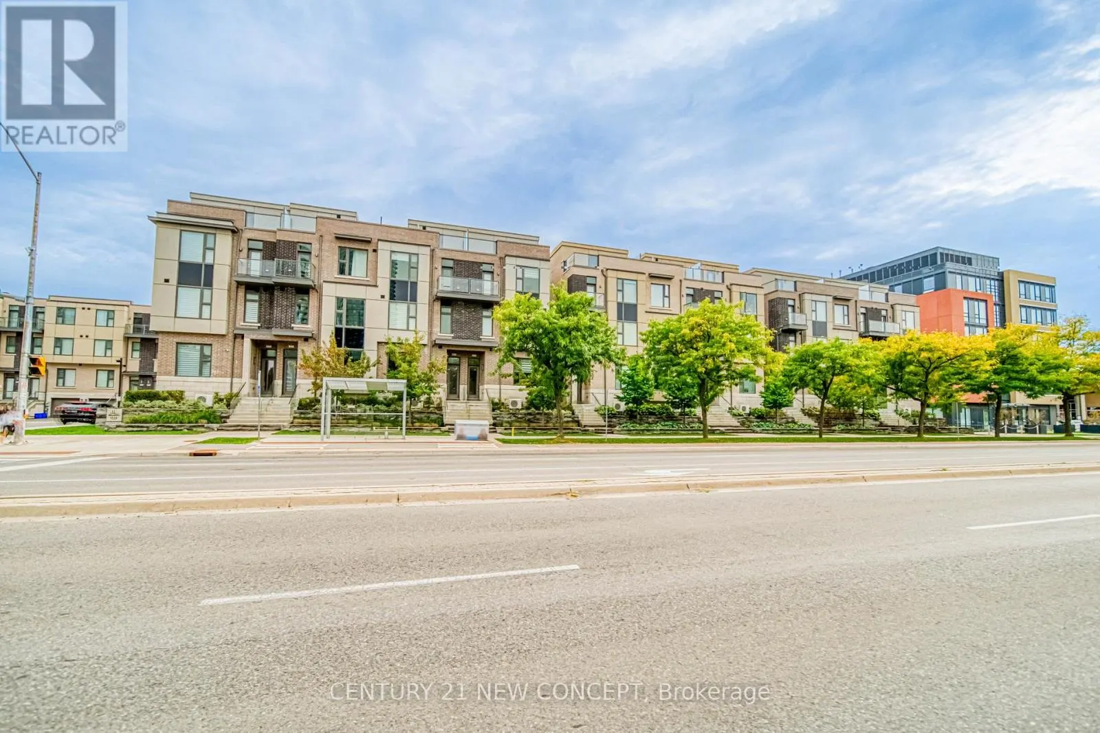 895 CLARK AVENUE W