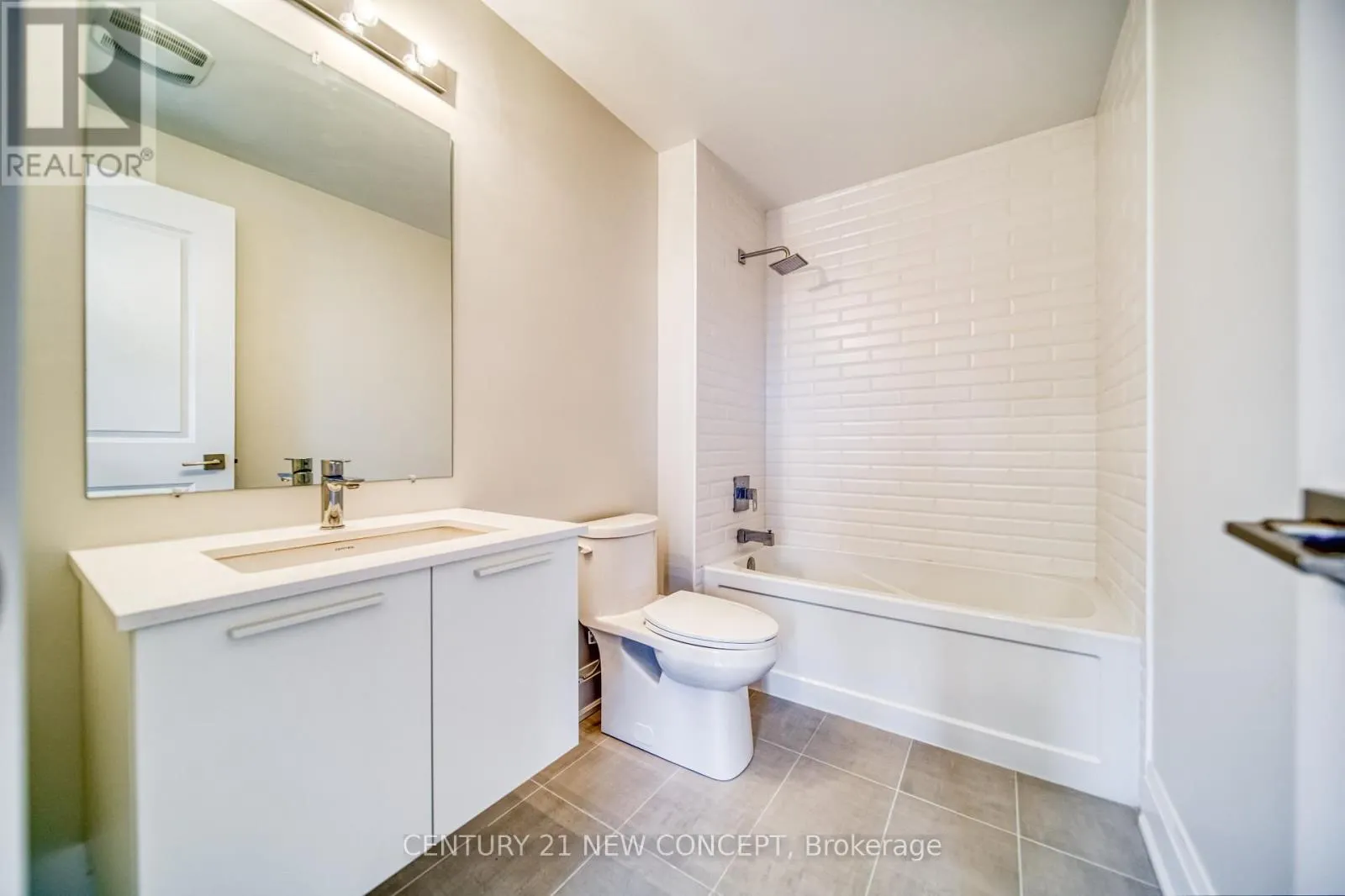 895 CLARK AVENUE W