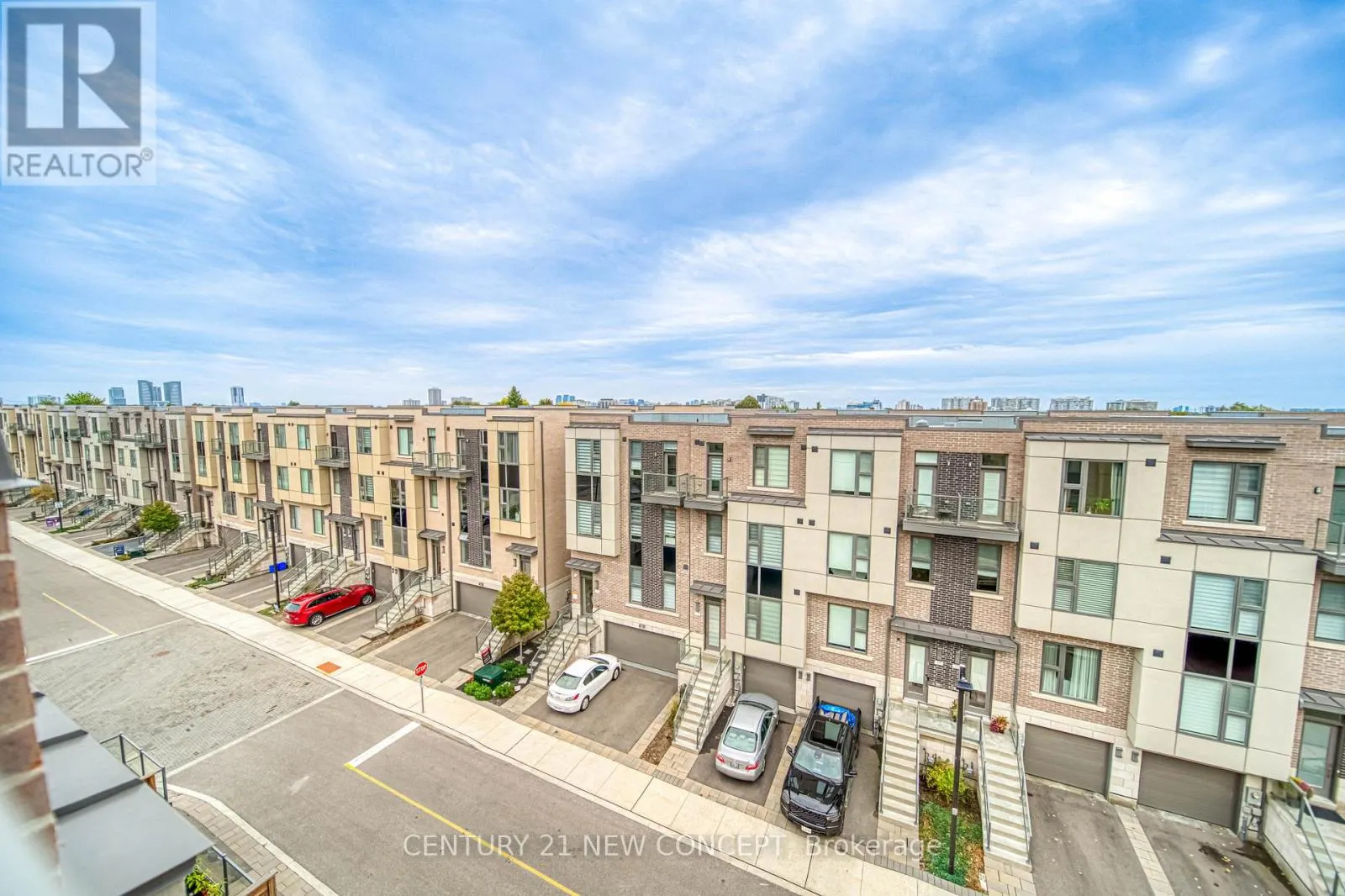 895 CLARK AVENUE W