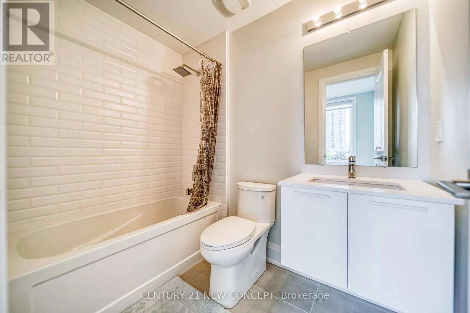 895 CLARK AVENUE W