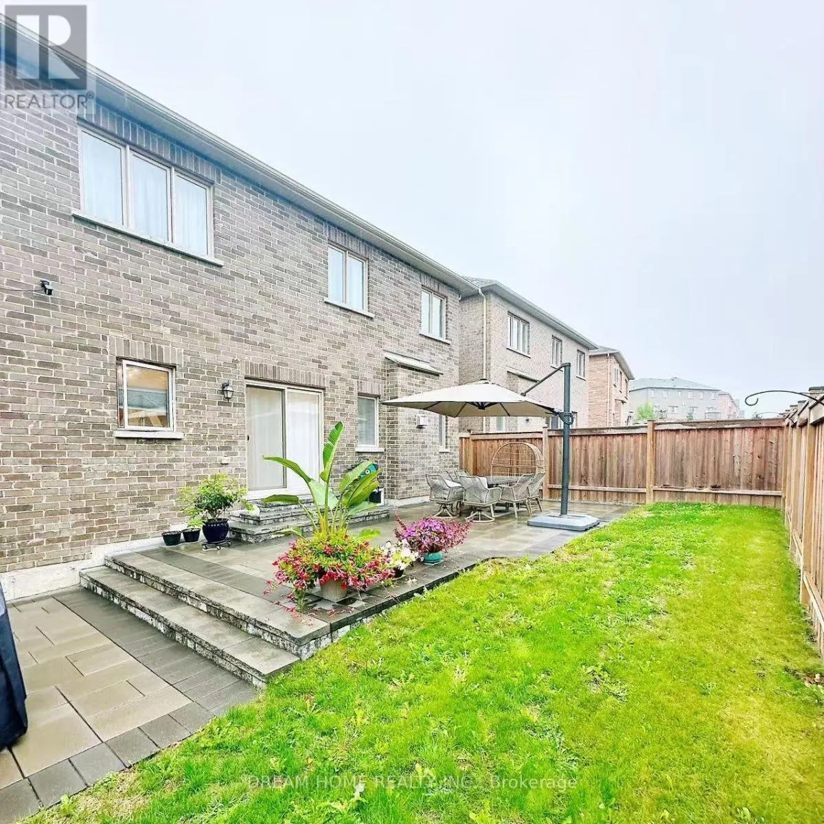 41 MYNDEN WAY