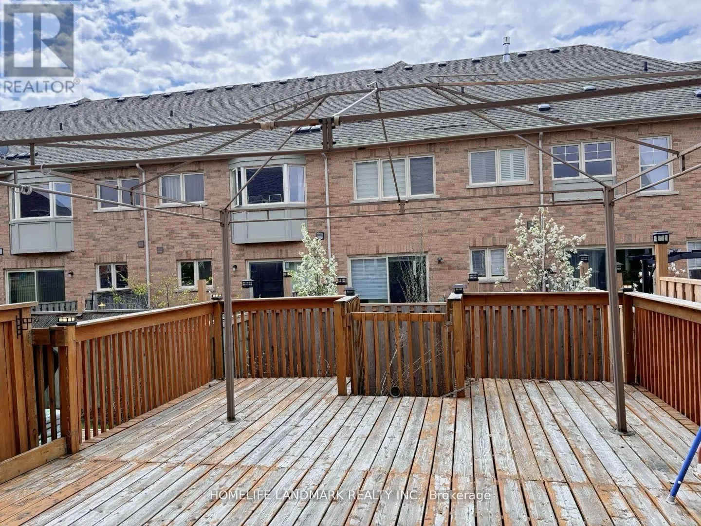 6 LATITUDE LANE