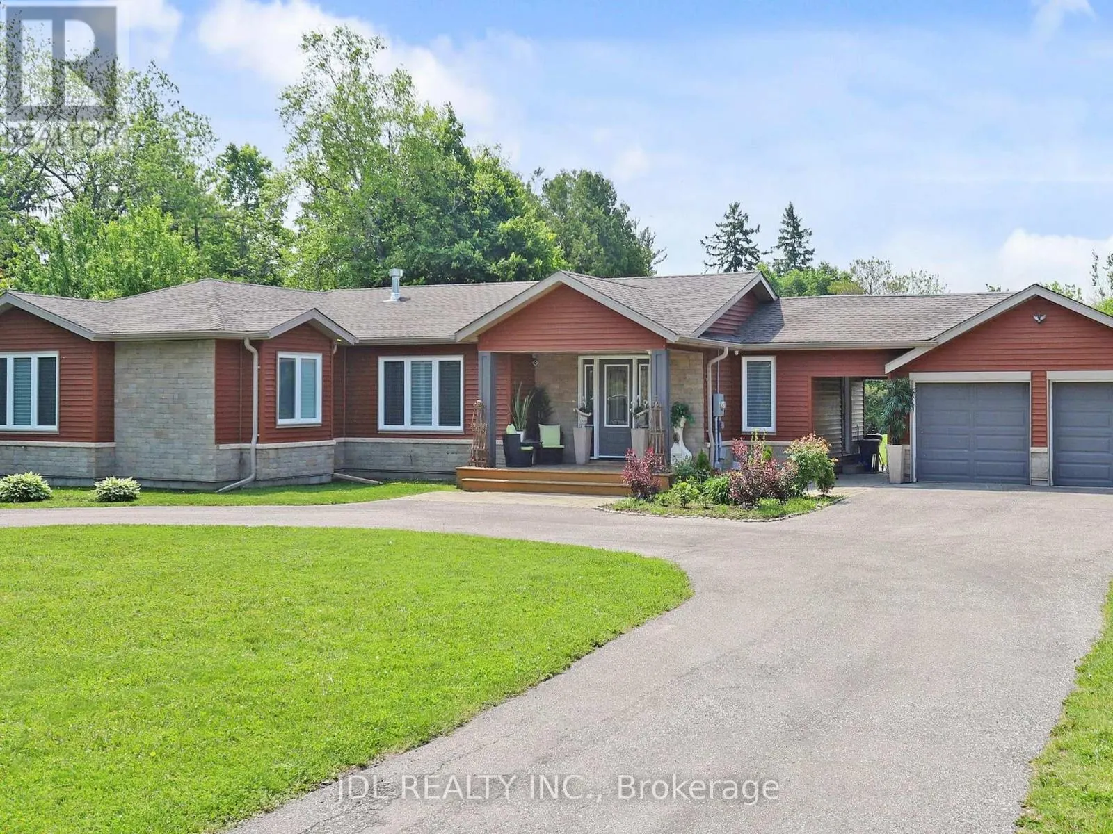 11 HEDGE ROAD